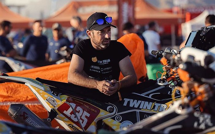 Muere a los 45 años el piloto Carles Falcon tras sufrir un grave accidente en el rally Dakar 