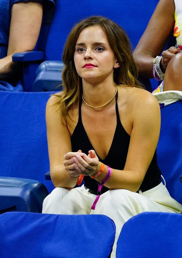 Emma Watson con traje blanco en el US Open Tennis