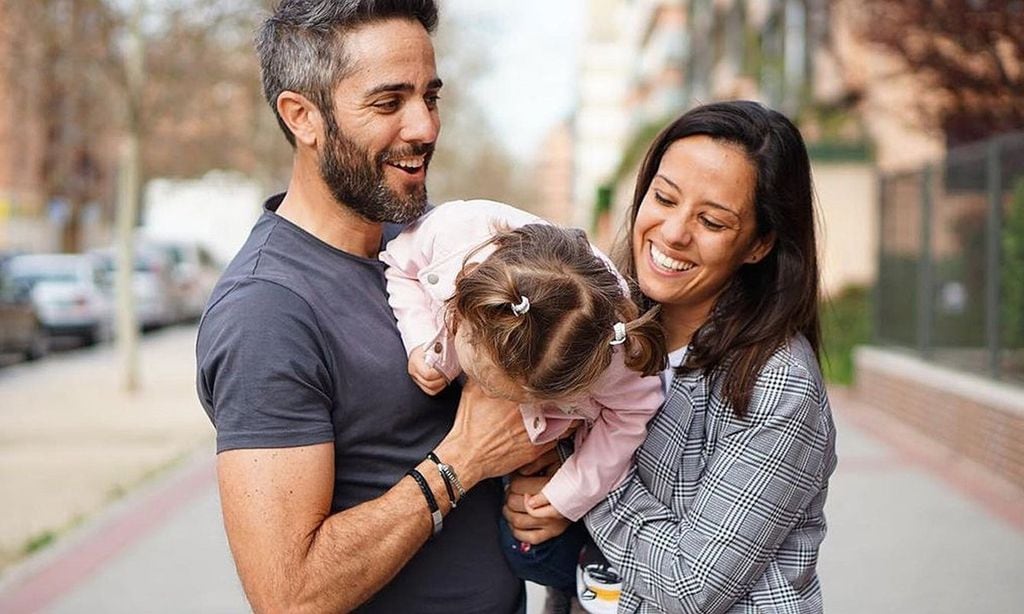 Roberto Leal, su mujer y su hija