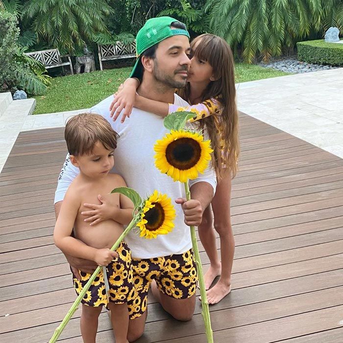 Luis Fonsi y sus hijos