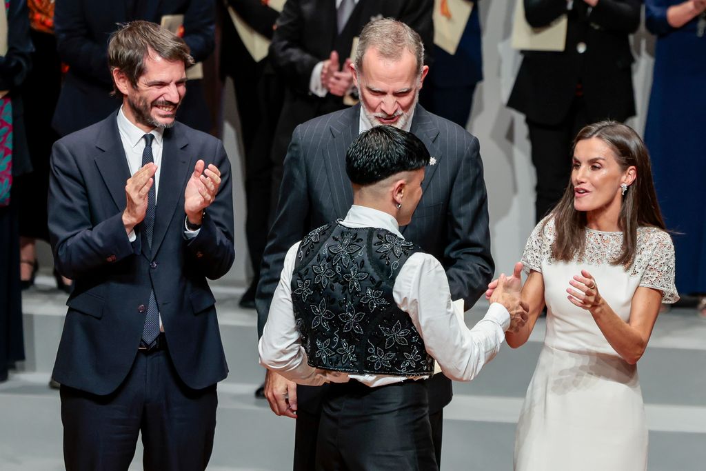 Los Reyes en los premios Nacionales de la Cultura con Rodrigo Cuevas, octubre 2024