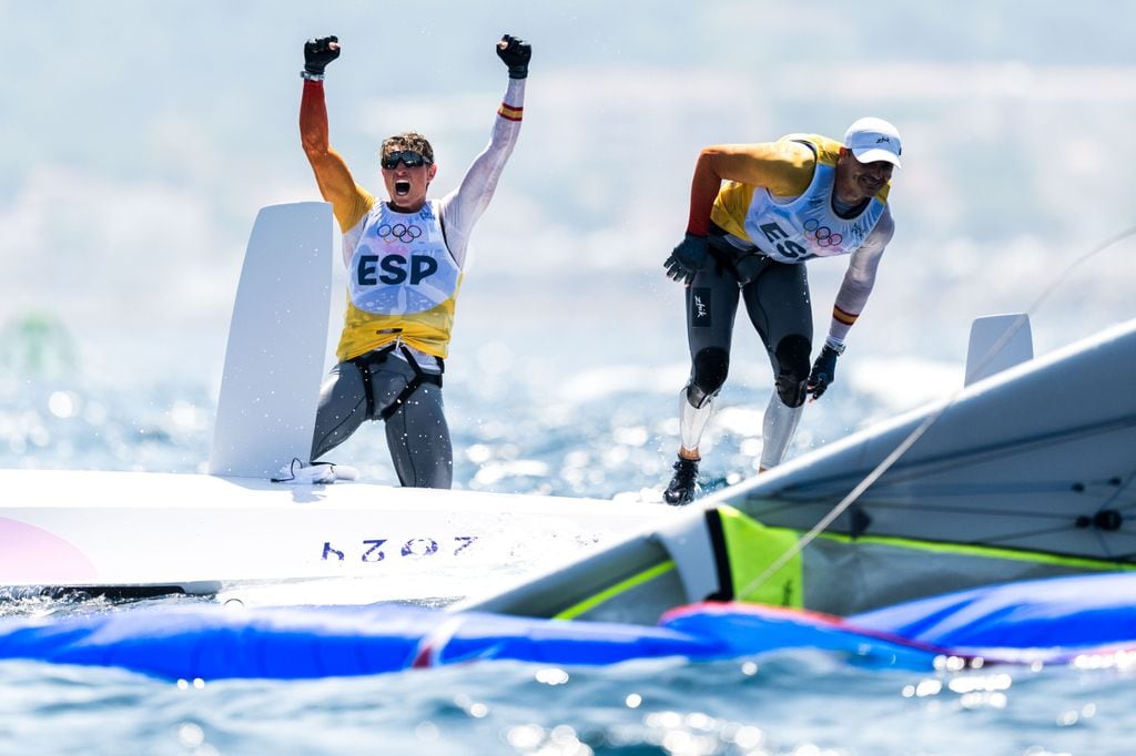 Diego Botín y Florian Trittel celebrando su oro en los JJOO de Paris 