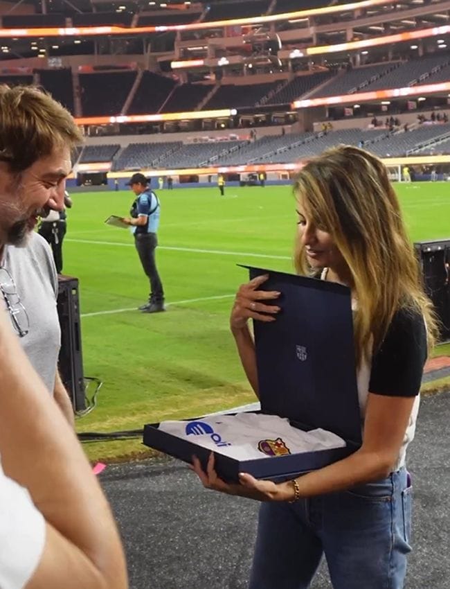 Penélope Cruz y Javier Bardem apoyan al FC Barcelona en Los Ángeles