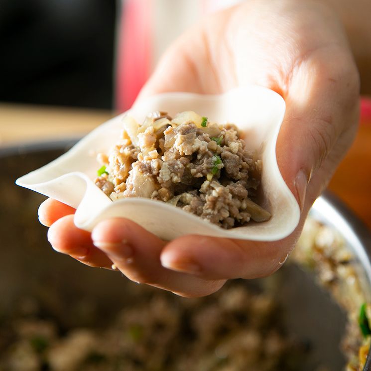 Masa de 'gyoza' con relleno