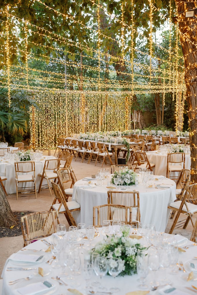 Decoración de mesas de boda e iluminación