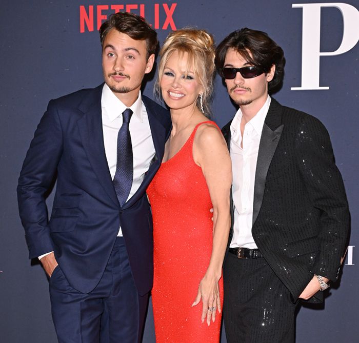 Pamela Anderson, con sus hijos Brandon y Dylan