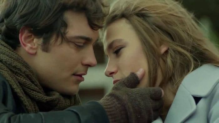 Çagatay Ulusoy y Serenay Sarikaya trabajaron junto en 'Medcezir', serie donde se enamoraron