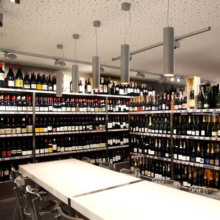 En Coalla Madrid se pueden encontrar más de 1500 referencias de vinos de España y del mundo.