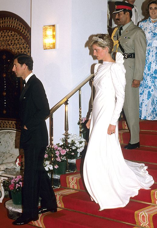 Vestido blanco con mangas abullonadas de Lady Di