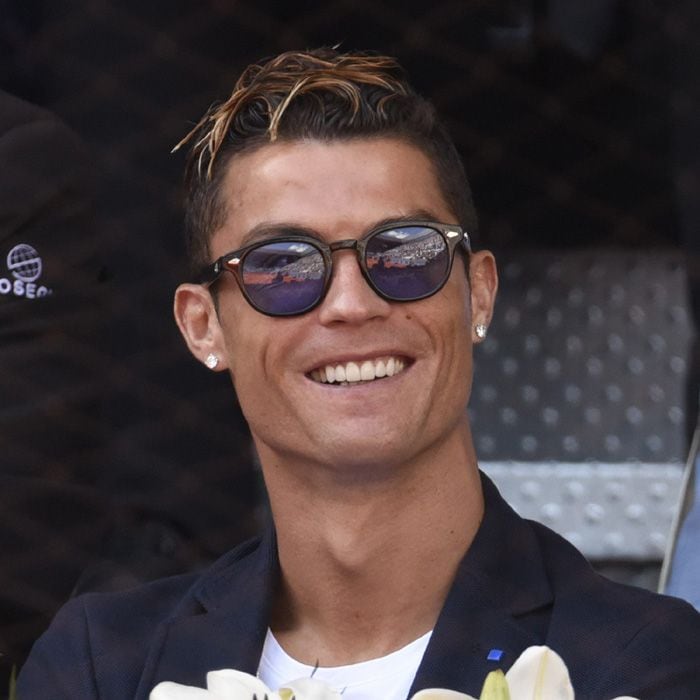 Cristiano Ronaldo por fin conoce a sus hijos recién nacidos