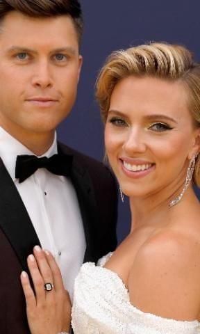 scarlett johansson colin jost anillo compromiso 02 a