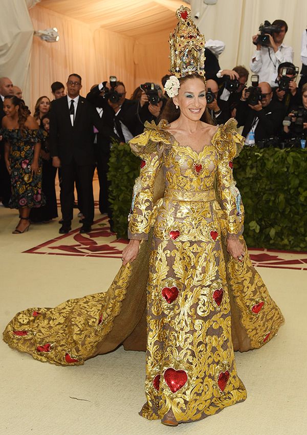 met gala 2018 golden sarah jessica parker 1a