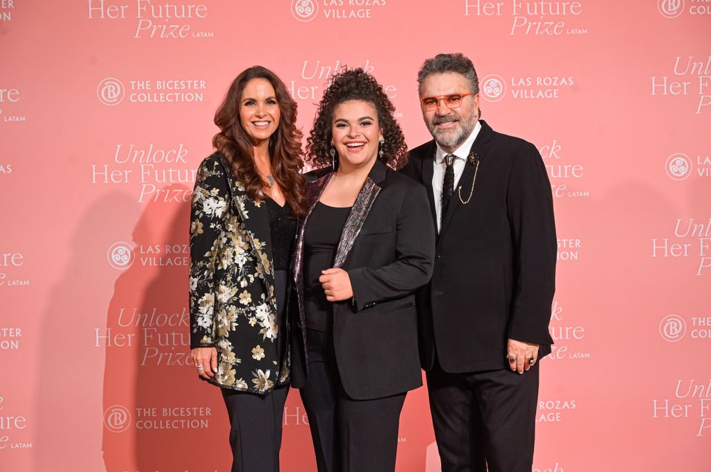 Lucero, Mijares and her daughter