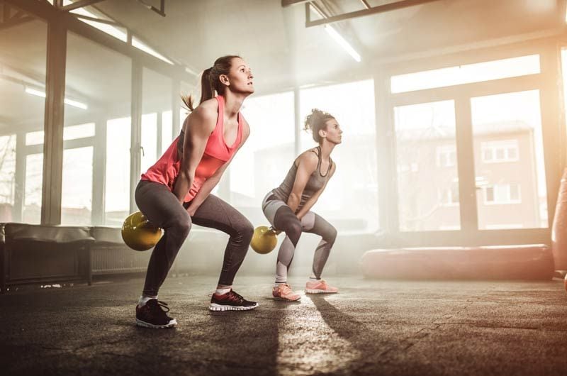 chicas kettlebell