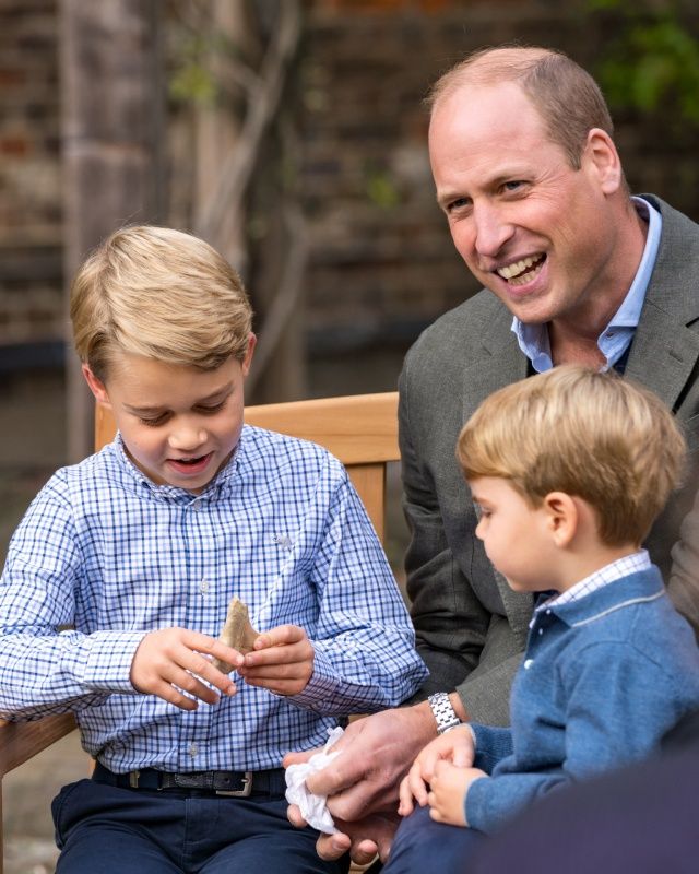 El príncipe George el orgullo de su abuelo el príncipe de Gales