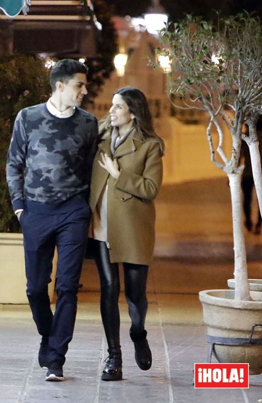 Marc Bartra y Melissa Jiménez