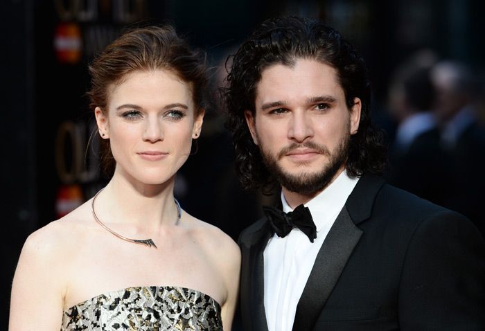 Los actores, que en la serie interpretan a Jon Nieve e Ygritte, han hecho oficial su relación en la alfombra roja de los premios Olivier
