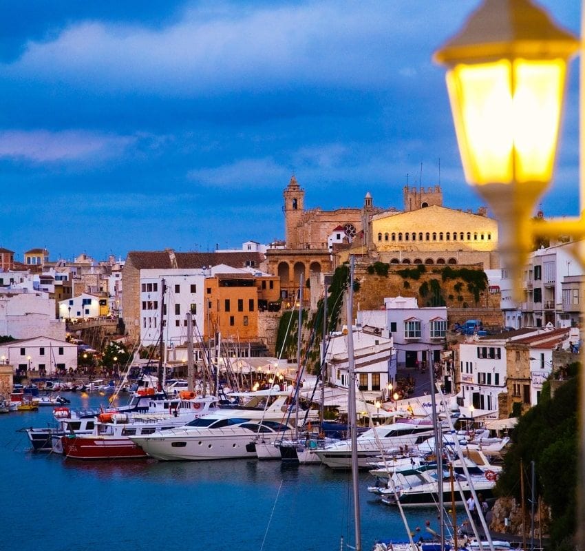 Por qué todo el mundo viaja a Menorca