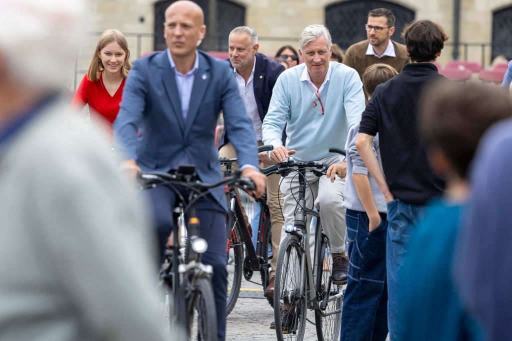 Felipe de Bélgica y Eléonore de Bélgica en bicicleta por la semana de la movilidad el 22 de septiembre de 2024