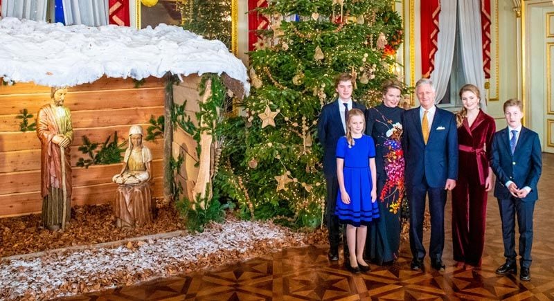 Felipe y Matilde de Bélgica con sus hijos