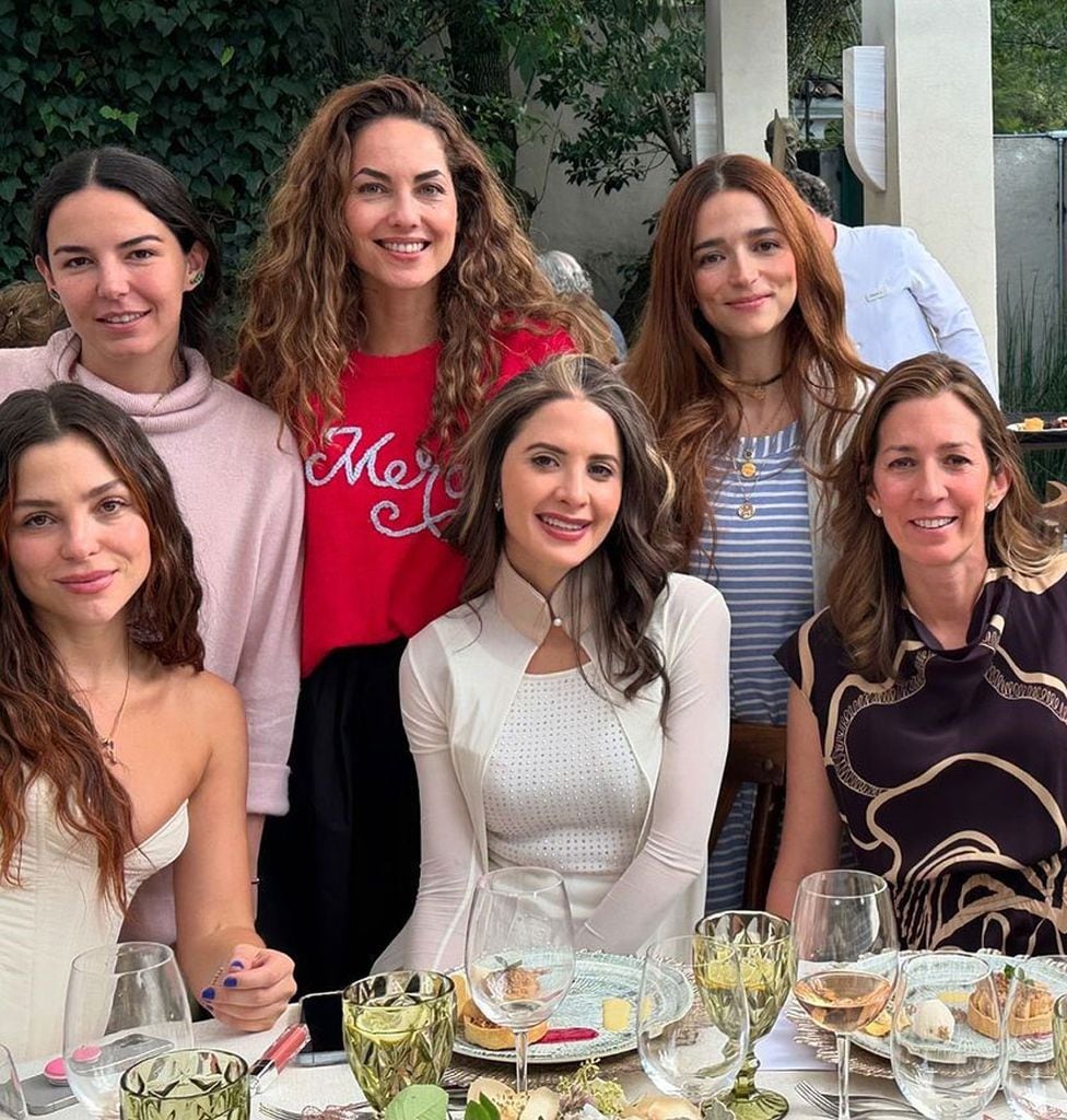 En esta reunión, también vimos a las actrices, Paulina Dávila y a Marianna Burelli, y a Martha Debayle.