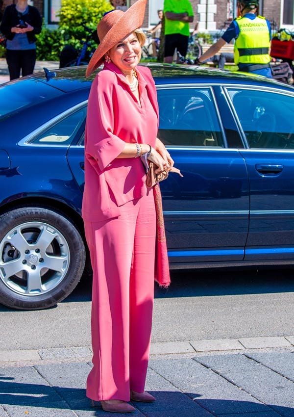 Máxima de Holanda con look rosa