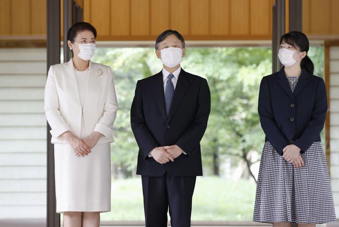 Naruhito, su mujer Masako y su hija Aiko