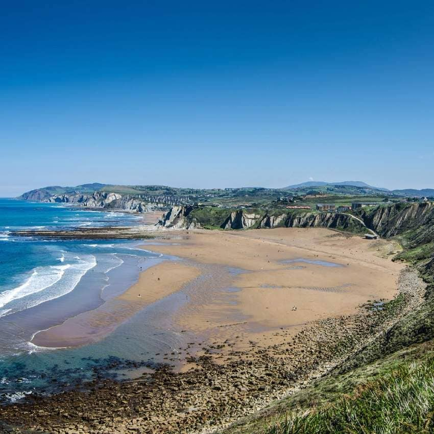 panoramica de la playa de sopelana vizcaya