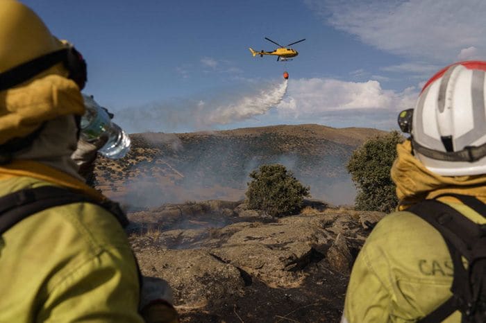 El fuego arrasa Ávila