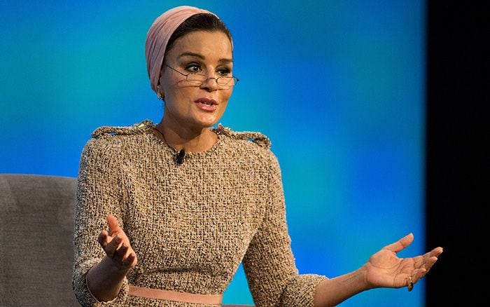 Mozah bint Nasser al-Missned en una charla