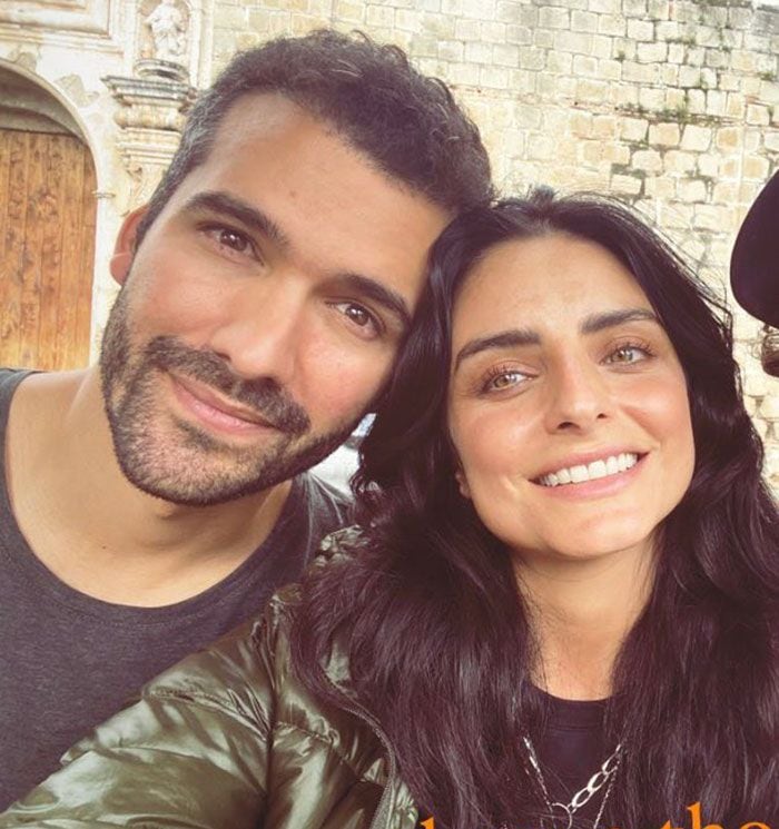 Jonathan Kubben y Aislinn Derbez