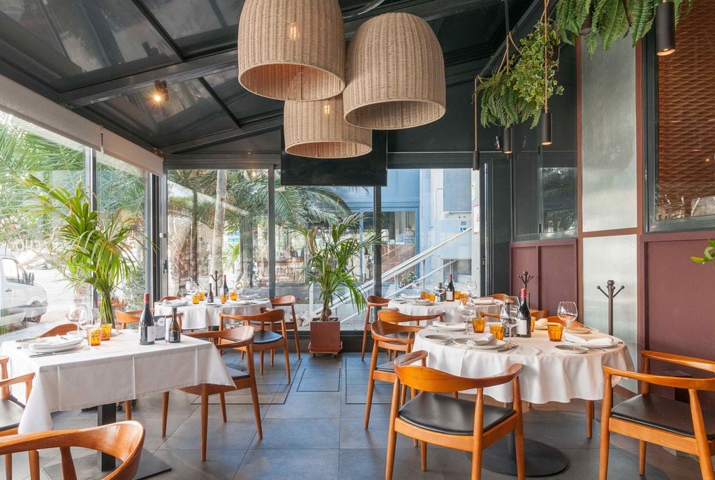 Sala del restaurante Rocacho de la calle Padre Damián, en Madrid