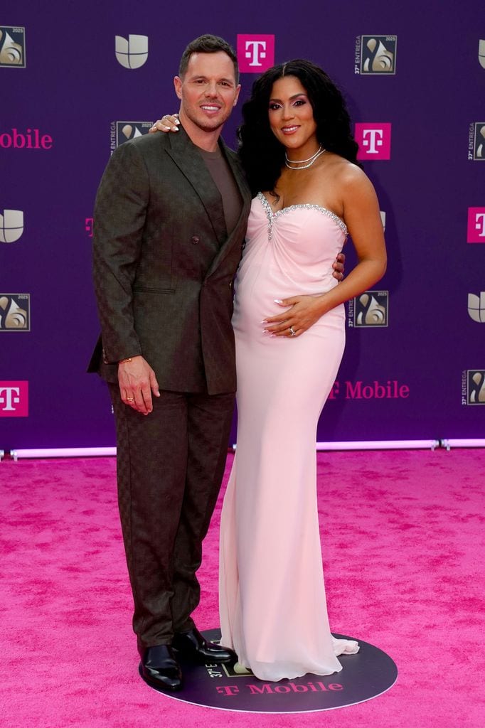 Francisca y su esposo Francesco Zampogna en Premio Lo Nuestro 2025