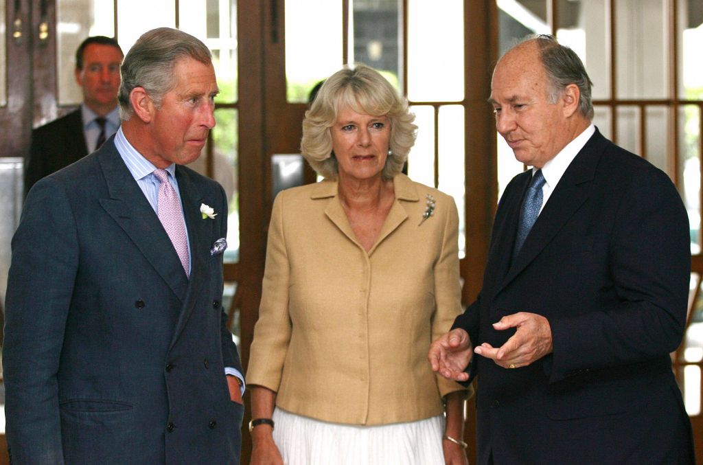 Aga Khan con los reyes Carlos y Camilla