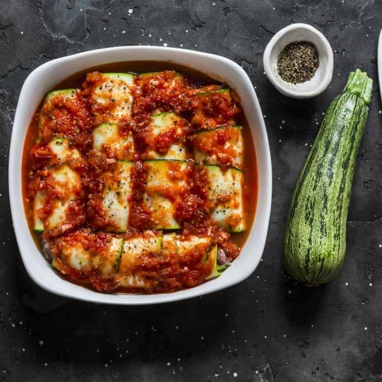  Canelones de calabacín con salsa de tomate