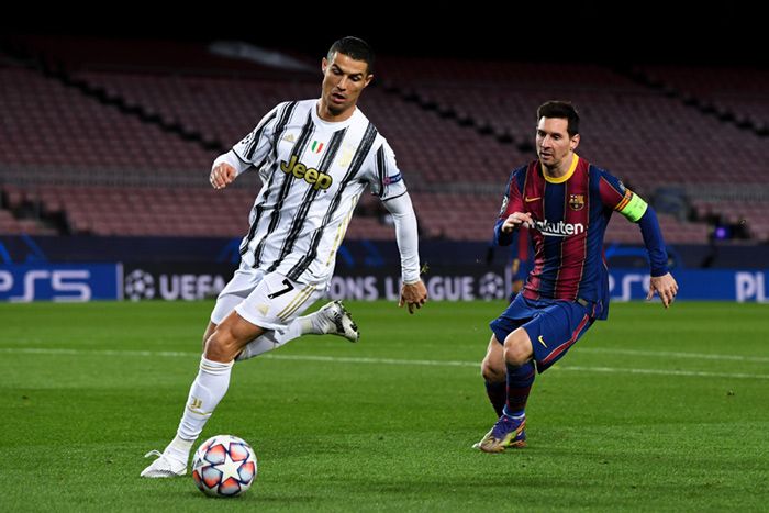 Cristiano y Messi jugando