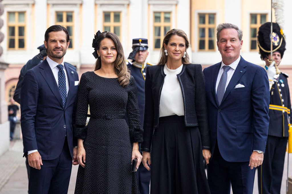 Carlos Felipe, Sofia y Magdalena de Suecia junto a Christopher O'Neill en la inauguración del Parlamento