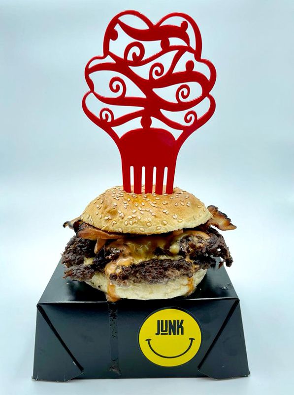 Hamburguesa ganadora de Junk Burger