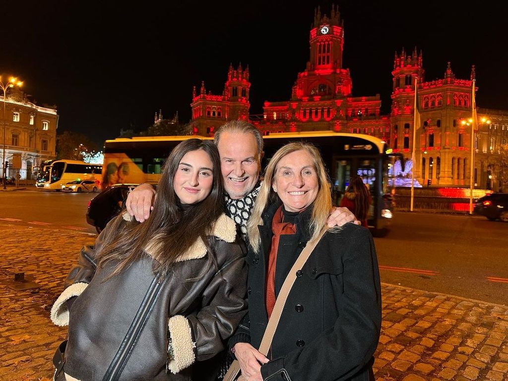 Raúl de Molina con su esposa y su hija Mía