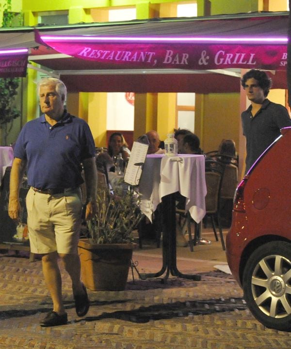 Por la noche, salieron a cenar a un restaurante del Puerto Deportivo de Sotogrande
