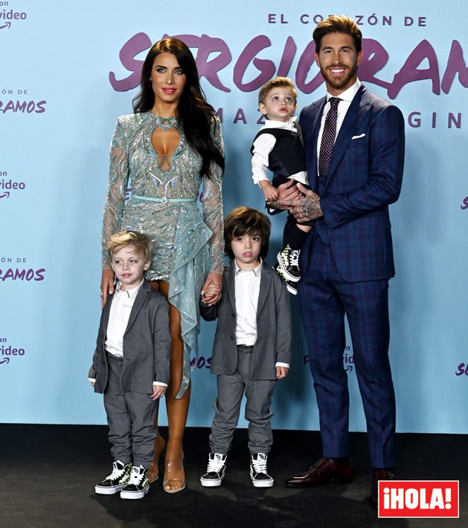 Sergio Ramos y Pilar Rubio con sus tres hijos