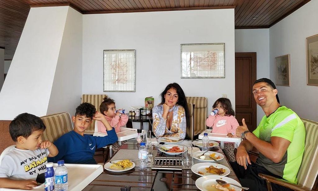 cristiano ronaldo georgina rodr guez y sus hijos