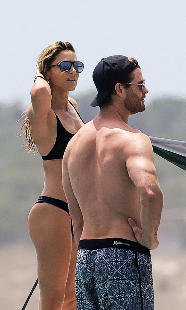 HO4121 Elsa Pataky y Chris Hemsworth en Ibiza