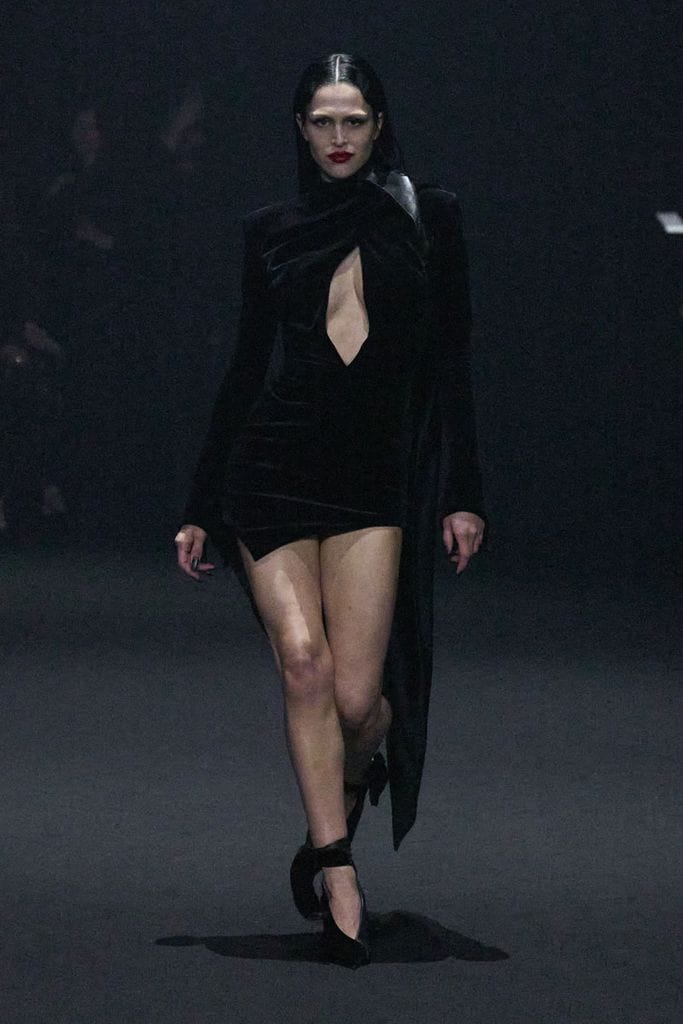 mugler014a