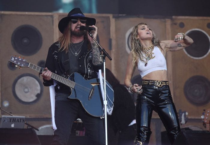 Miley Cyrus con su padre Billy Ray