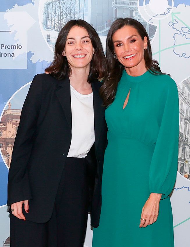 Vicky Luengo recibe el Premio Princesa Girona Arte 2024 en un acto presidido por la reina Letizia