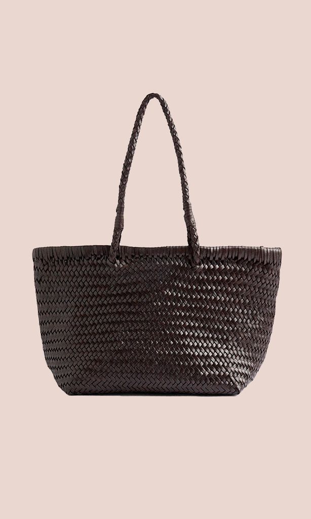 Bolso 'shopper' de piel trenzada (99,99 euros)