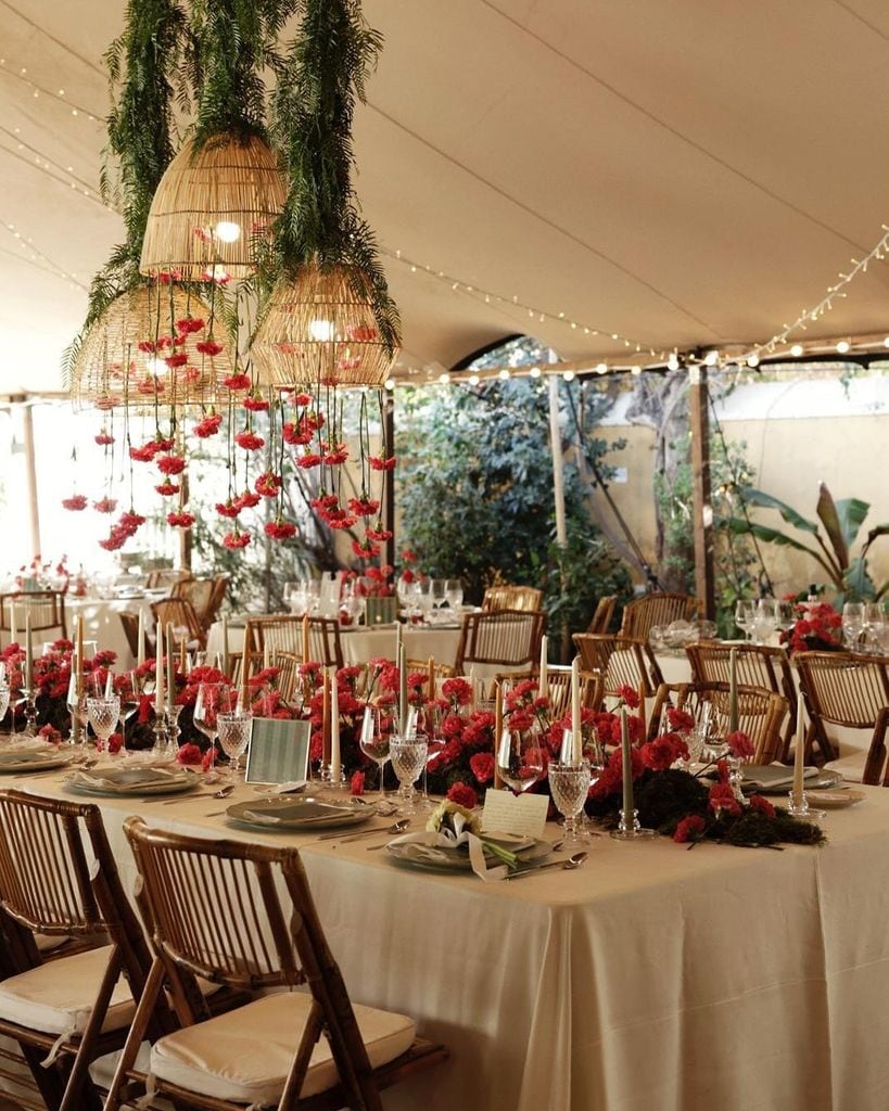 Flores económicas para la decoración de bodas claveles