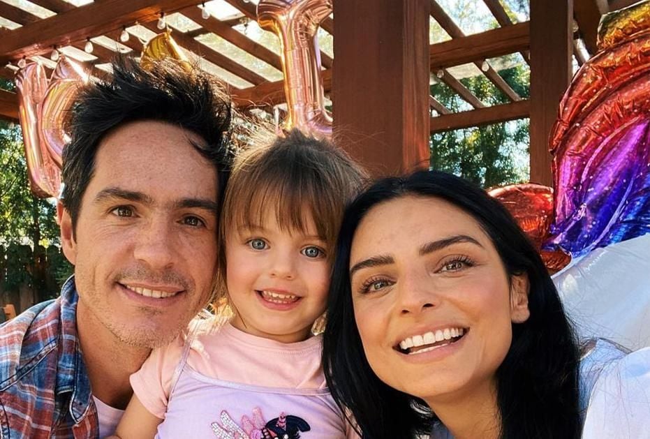 Aislinn Derbez y Mauricio Ochmann