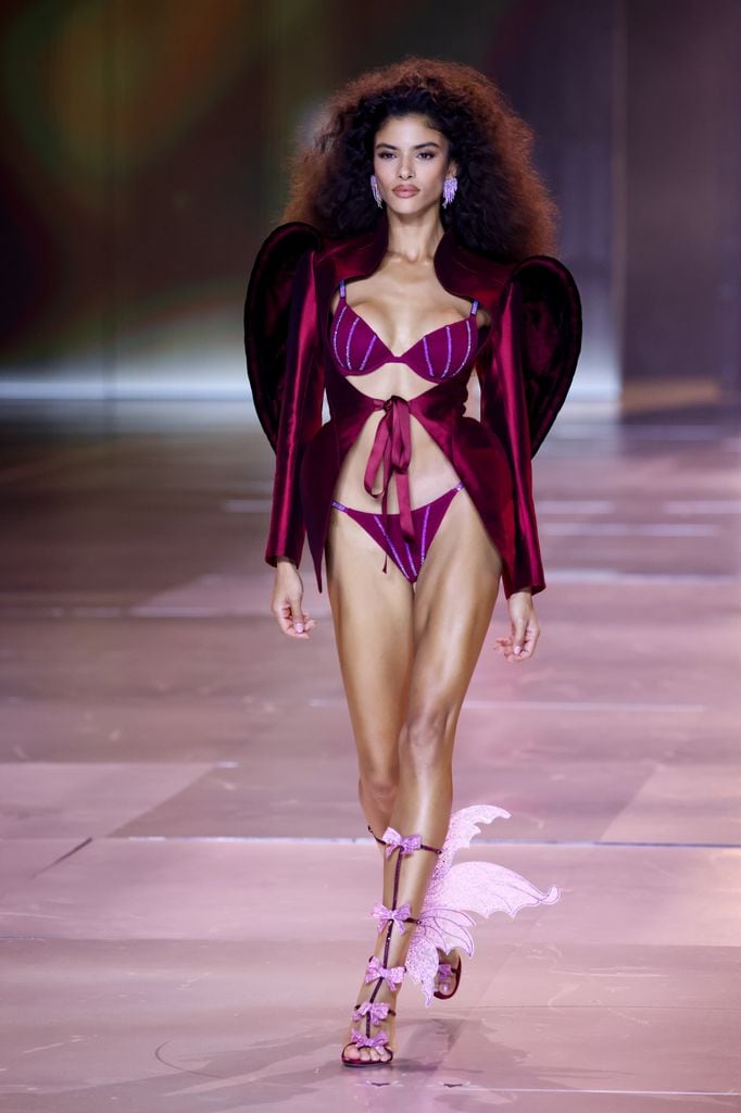 Rania Benchegra desfile Victoria's Secret